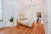 Schlafzimmer - Familien aufgepasst - Wunderschön sanierte Altbauwohnung in bester Kreuzberger Kiez Lage