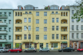Fassade - Wunderschön sanierte Altbauwohnung mit Balkon in Friedrichshain - bezugsfrei März 2026
