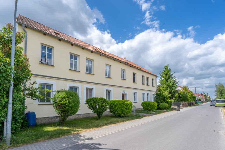 Brandenburg Speckgürtel-Ketzin -3 Seiten- Hof mit 6 Familien-Wohnhaus – 2 FREIE WHGEN + Dachrohling, 14669 Ketzin, Mehrfamilienhaus