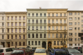 Hochwertig sanierte 2 Zimmer Wohnung im Altbaudenkmal nahe Viktoriapark vis à vis Riehmers Hofgärten - Fassade