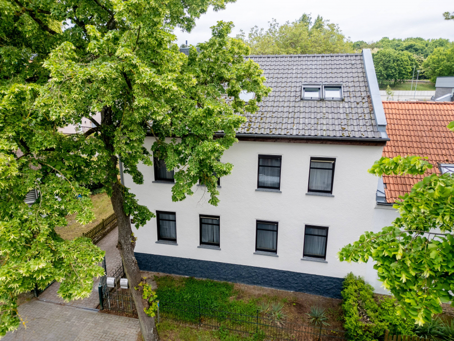 Massives EFH mit Einliegerwohnung. Viel Platz für die ganze Familie mit großem Garten & Nebengelass, 15562 Rüdersdorf bei Berlin, Mehrfamilienhaus